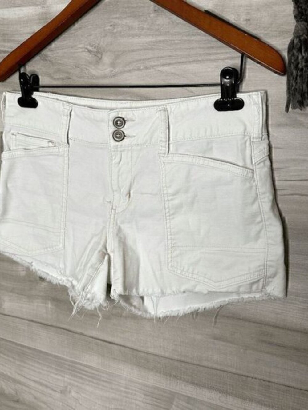 Pilcro Anthropologie White Double Button Stitch Cutoff Denim Shorts Size 27 - Picture 6 of 9